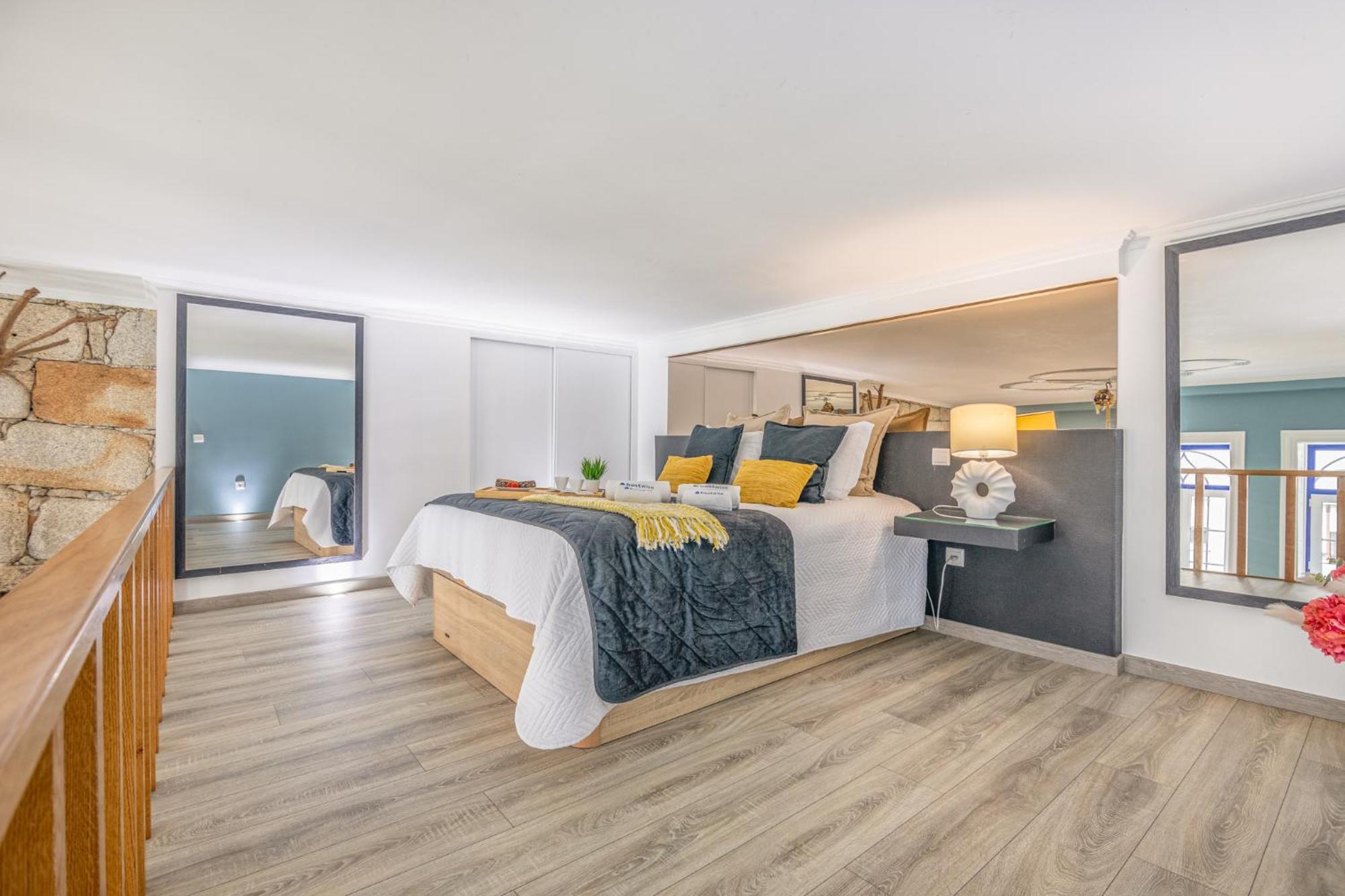 Апартаменты Deluxe Spacious Flats W Mezzanine By Host Wise Порту Экстерьер фото
